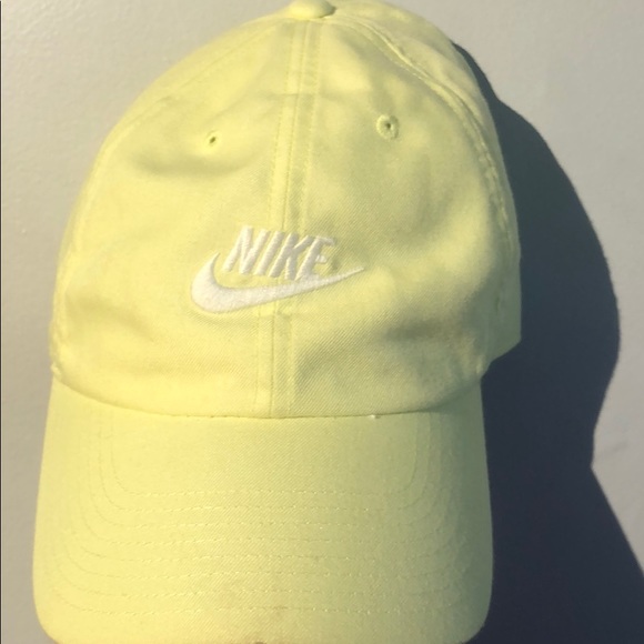 Nike Other - Nike Heratige 86 Dad Hat